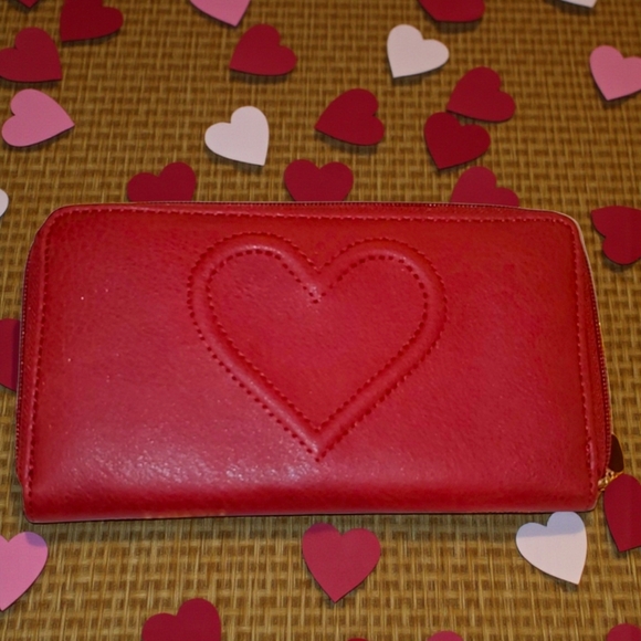 LC Lauren Conrad Red Whitney Heart Wallet - Picture 2 of 6